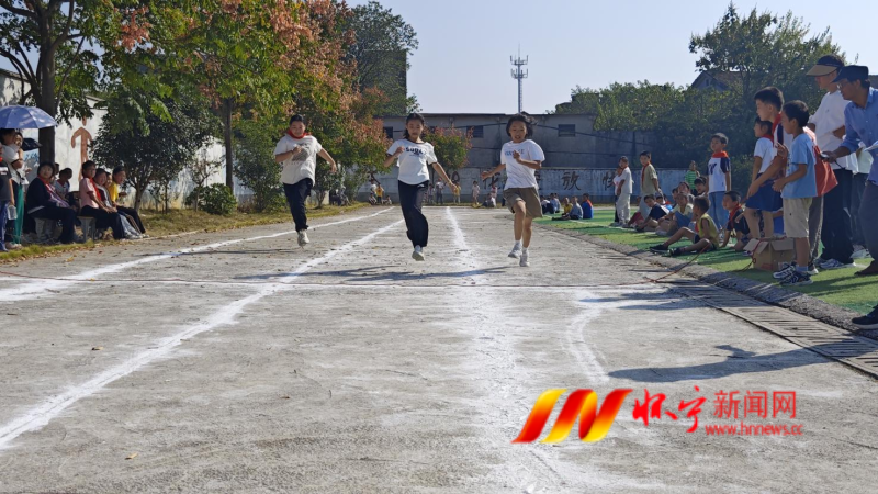 怀宁县清河中心学校：校园田径盛会，激情赛场展风采2.png