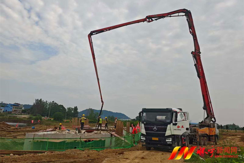 月洪公路建设1.jpg